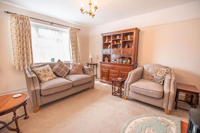 2 Bedroom Semi-Detached Bungalow For Sale In Culls Road, Normandy, GU3