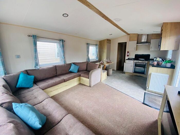 3 Bedroom Mobile/park Home For Sale In Ivyhouse Lane, Hastings, TN35