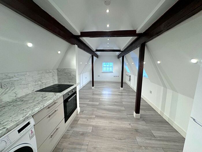 1 Bedroom Flat To Rent In Chapel Street, Billericay, CM12