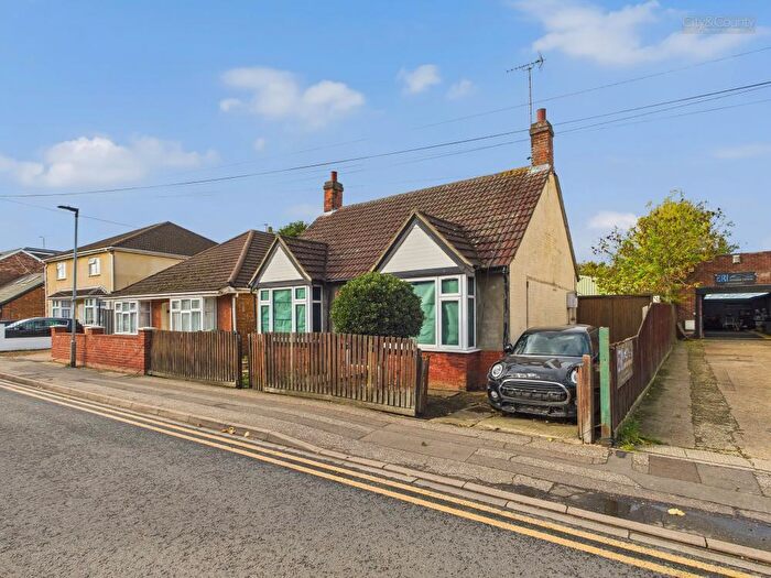2 Bedroom Detached Bungalow For Sale In Star Road, Peterborough, PE1