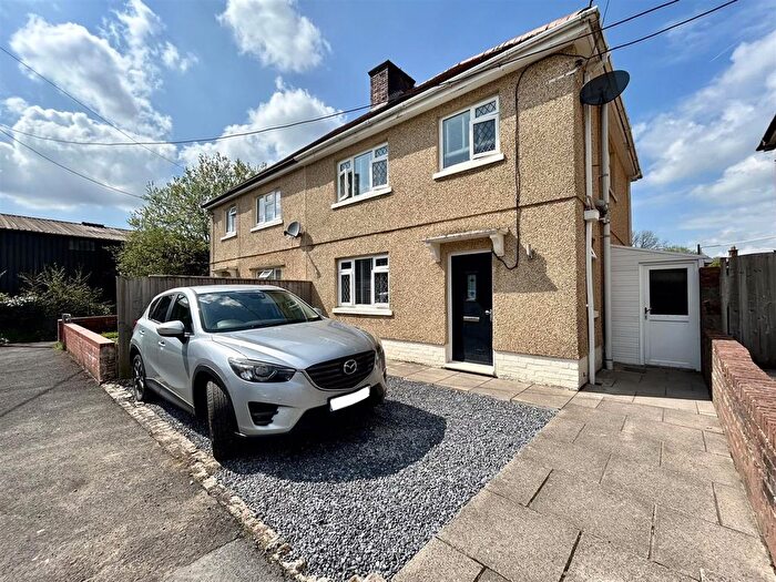 3 Bedroom Semi-Detached House For Sale In Dreonen, Pontyberem, Llanelli, SA15