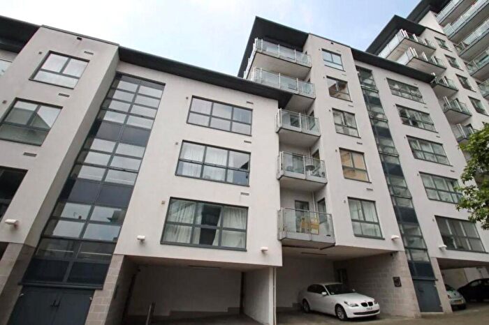 2 Bedroom Apartment To Rent In Moon Street, PL4