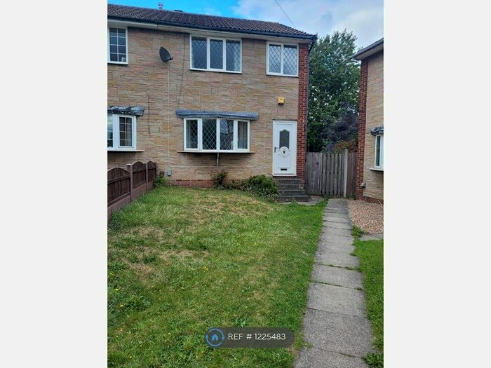 3 Bedroom Semi-Detached House To Rent In Dale Close, Ossett, WF5