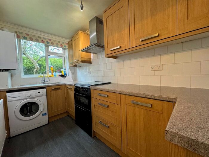 1 Bedroom Flat To Rent In Cedar Gardens, Sutton, Surrey, SM2
