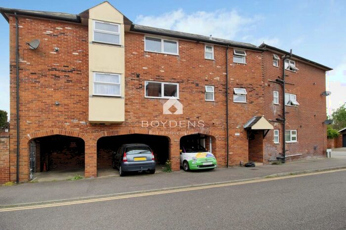 Apartment To Rent In Inglis Road, Colchester, Essex, CO3