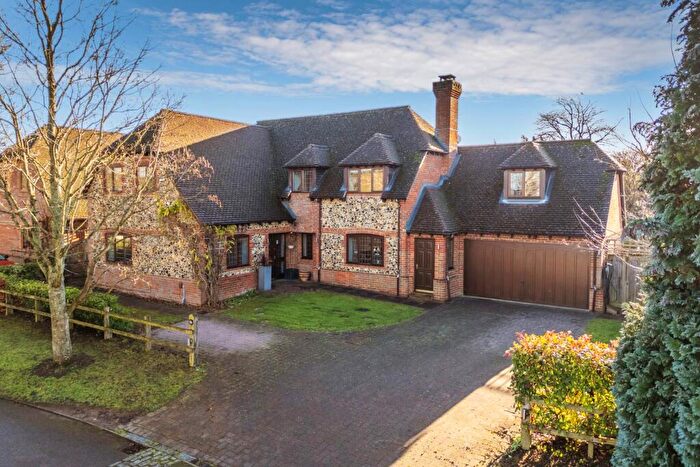 4 Bedroom Detached House For Sale In Soane End, Emmer Green, RG4