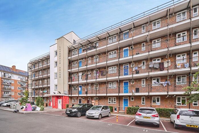 3 Bedroom Flat For Sale In Bruce Road, Bow, London, E3