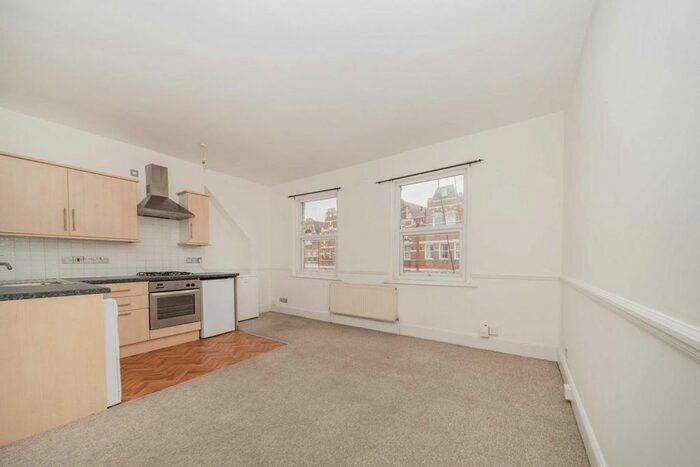 1 Bedroom Flat To Rent In Streatham High Road, London, SW16