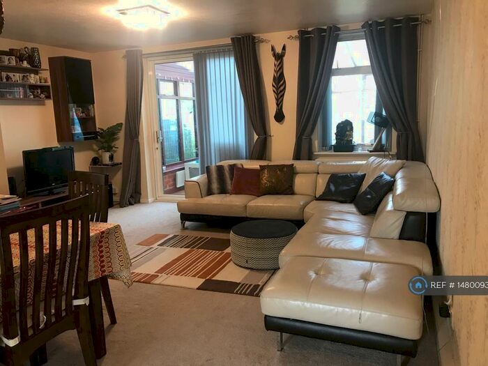 3 Bedroom Terraced House To Rent In Guessens Grove, Welwyn Garden City, AL8