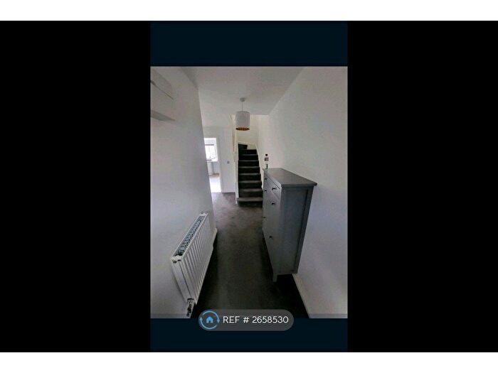 4 Bedroom Semi-detached House To Rent In Golwg Y Garreg, Swansea, SA1