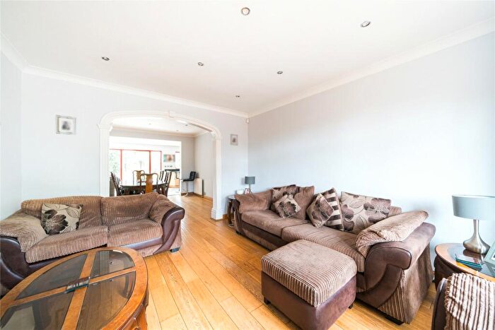 5 Bedroom Detached House For Sale In Bowes Road, Walton On Thames, Surrey, KT12