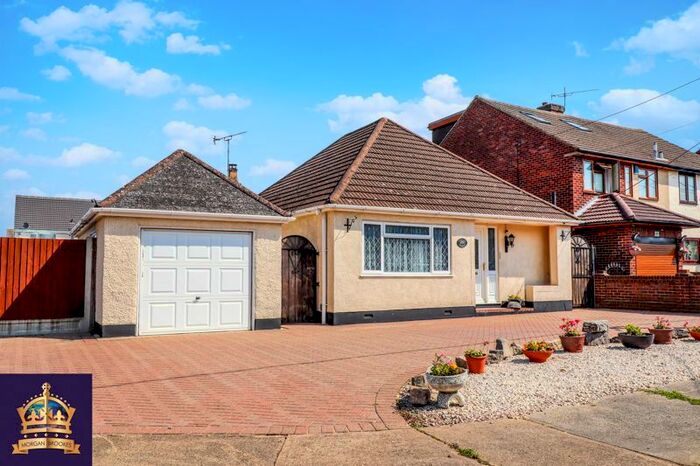 2 Bedroom Bungalow To Rent In Romsey Road, Benfleet, SS7