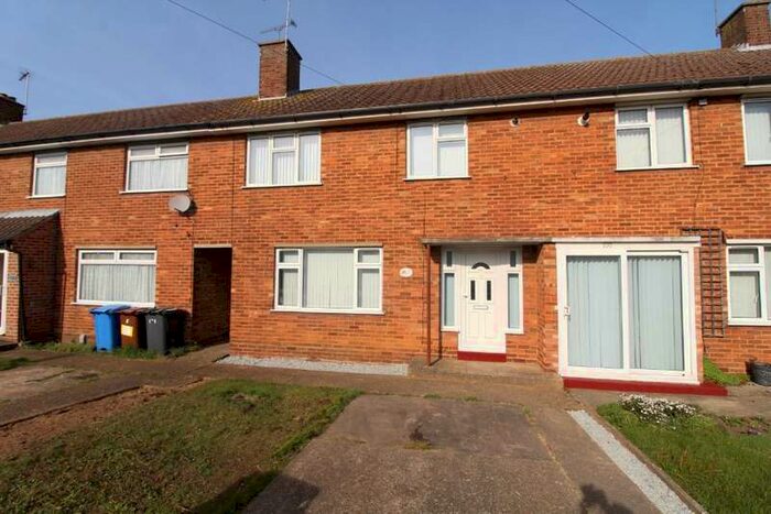 4 Bedroom House To Rent In Hawthorn Drive Ipswich, IP2