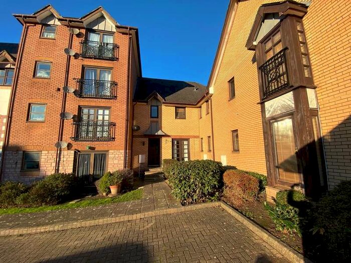 2 Bedroom Terraced House To Rent In Butlers Walk, Bristol, BS5