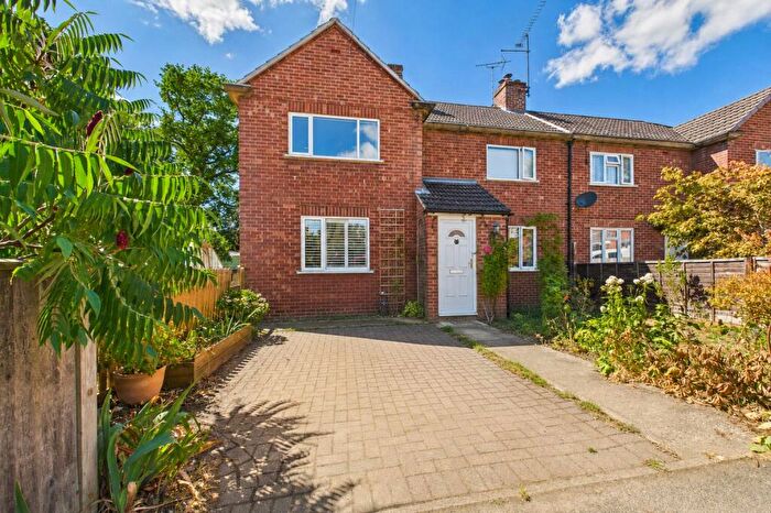 3 Bedroom Semi Detached House For Sale In Wakemans, Upper Basildon, Reading, Berkshire, RG8