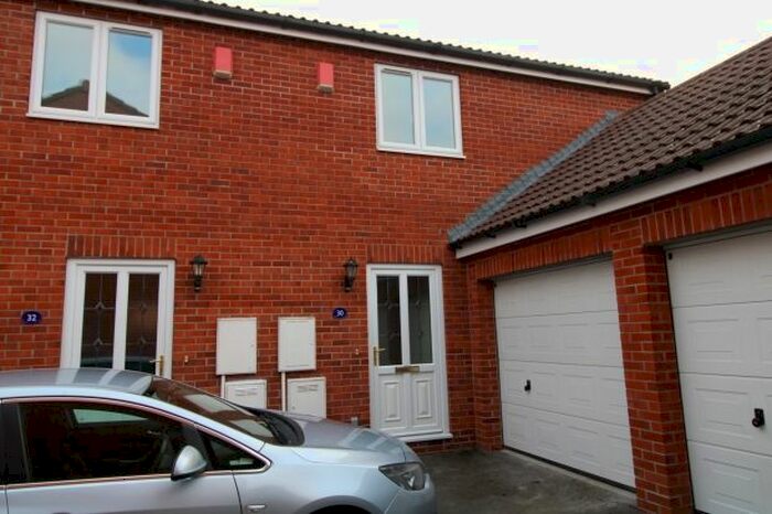 3 Bedroom Semi-Detached House To Rent In Naples View, Bridgwater TA6