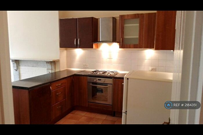 1 Bedroom Flat To Rent In Courtland Avenue, Ilford, IG1