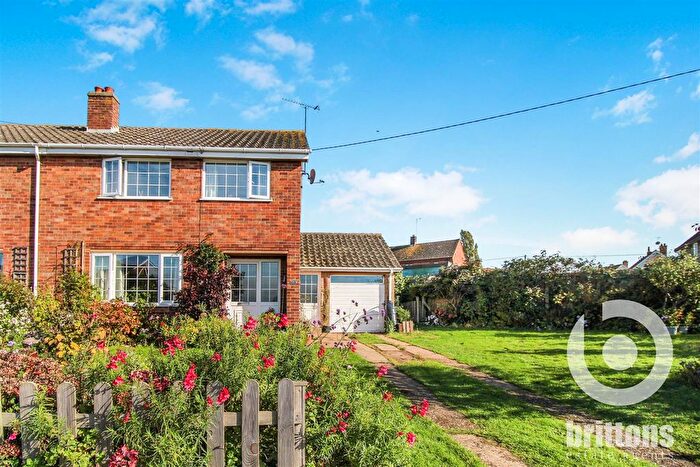 3 Bedroom Semi-detached House For Sale In Folgate Road, Heacham, King's Lynn, PE31