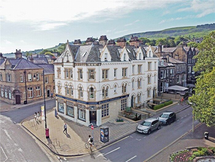 2 Bedroom Apartment For Sale In The Grove, Ilkley, West Yorkshire, LS29