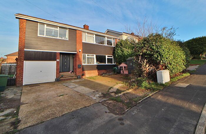 6 Bedroom Detached House For Sale In Murray Road, Horndean, PO8