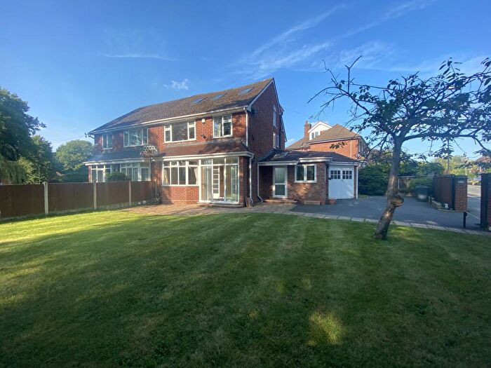 4 Bedroom House To Rent In St. Peters Road, B17
