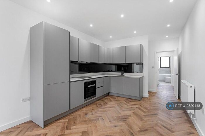 2 Bedroom Flat To Rent In High Street, London, E11