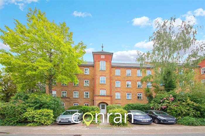2 Bedroom Apartment To Rent In Highfield Close, Hither Green, London, SE13