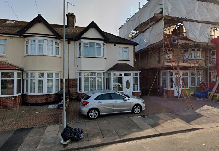 3 Bedroom Semi-Detached House To Rent In Mortlake Road, Ilford, IG1