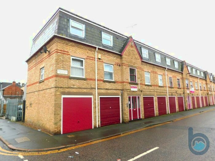1 Bedroom Flat To Rent In Whalley Street, Peterborough, Cambridgeshire, PE1