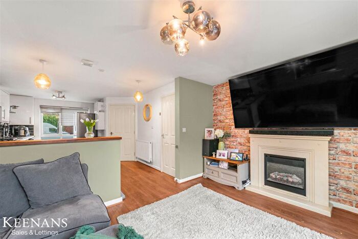 3 Bedroom Town House For Sale In Bartle Green, Burnley, BB11