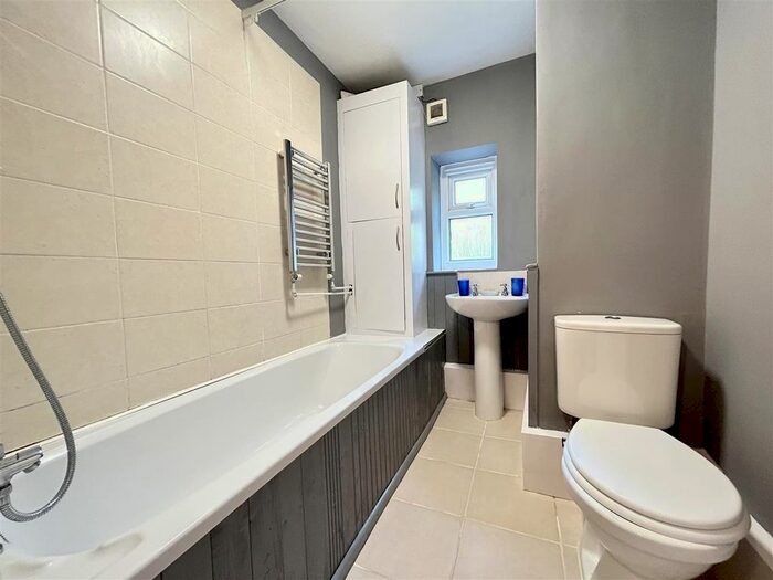 2 Bedroom Flat To Rent In Great Plumtree, Harlow, CM20