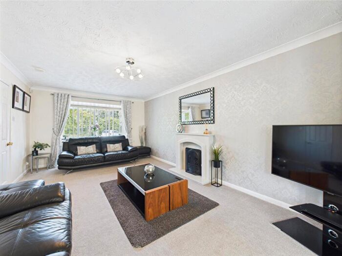 5 Bedroom Detached House For Sale In Gleneagles Close, Mickleover, Derby, DE3