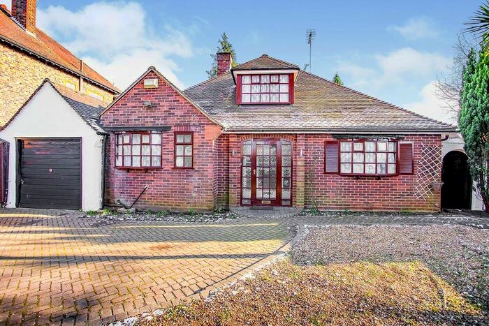 5 Bedroom Bungalow To Rent In Stratford Road, Watford, WD17