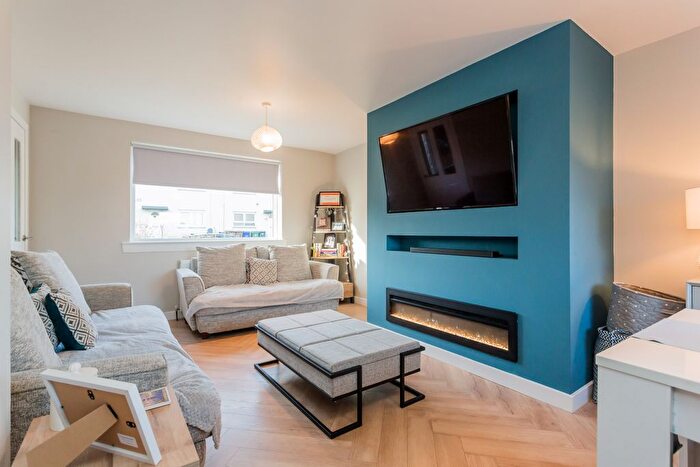 2 Bedroom Semi-Detached House For Sale In Yew Place, Johnstone, PA5