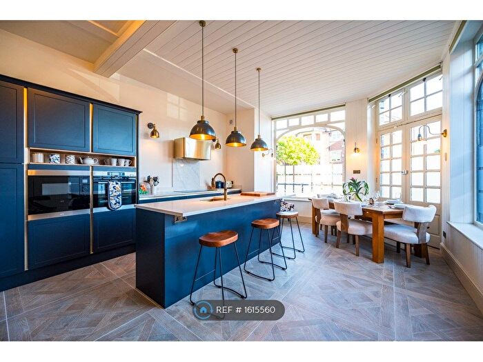 4 Bedroom End Of Terrace House To Rent In Station Road, Henley-On-Thames, RG9