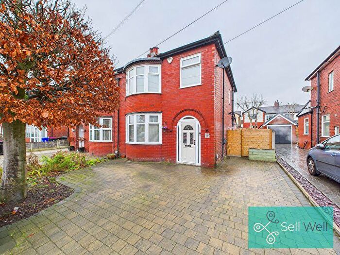 3 Bedroom Semi Detached House For Sale In Warwick Road, Worsley, Manchester, M28