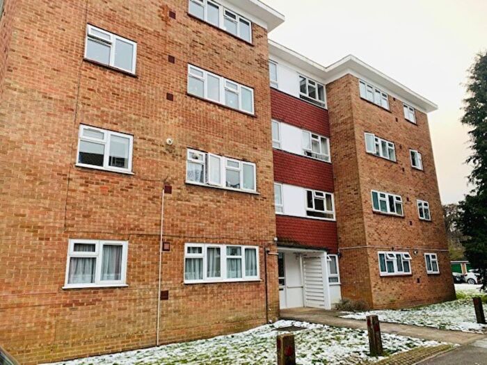 2 Bedroom Flat To Rent In Ashburton Road, Croydon, CR0