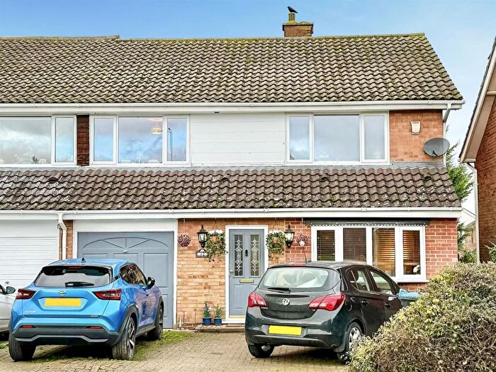 4 Bedroom Semi-Detached House For Sale In Longfields, Ongar, CM5