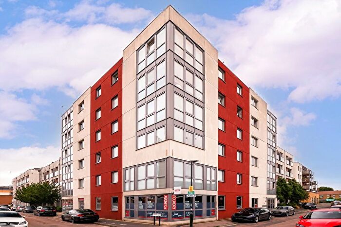 1 Bedroom Flat To Rent In Orchard Road, Richmond, TW9