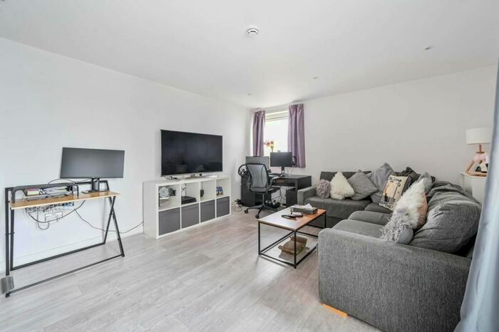 2 Bedroom Flat To Rent In Erebus Drive, London, SE28