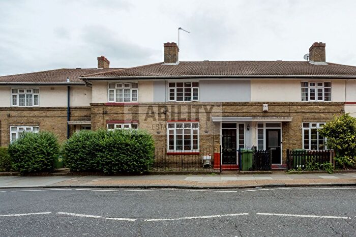 4 Bedroom Town House To Rent In Crosby Row, London, SE1