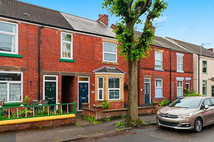 4 Bedroom End Of Terrace House For Sale In Kent Street, Chesterfield, S41