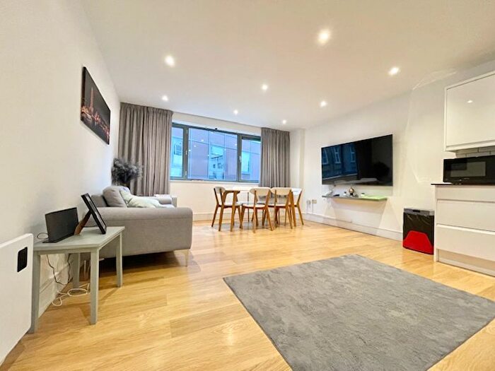 2 Bedroom Flat To Rent In Bell Yard Mews, SE1