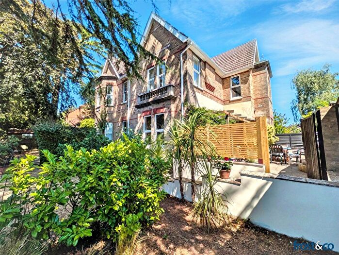 2 Bedroom Flat For Sale In St Peters Road, Lower Parkstone, Poole, Dorset, BH14