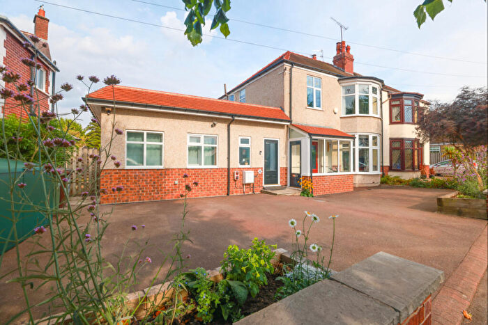 4 Bedroom Semi-Detached House For Sale In Folds Crescent, Sheffield, S8