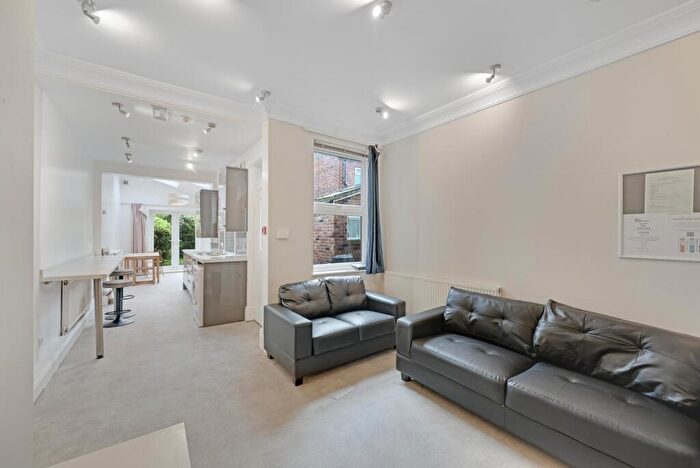 6 Bedroom House To Rent In Cemetery Avenue, Sheffield, S11