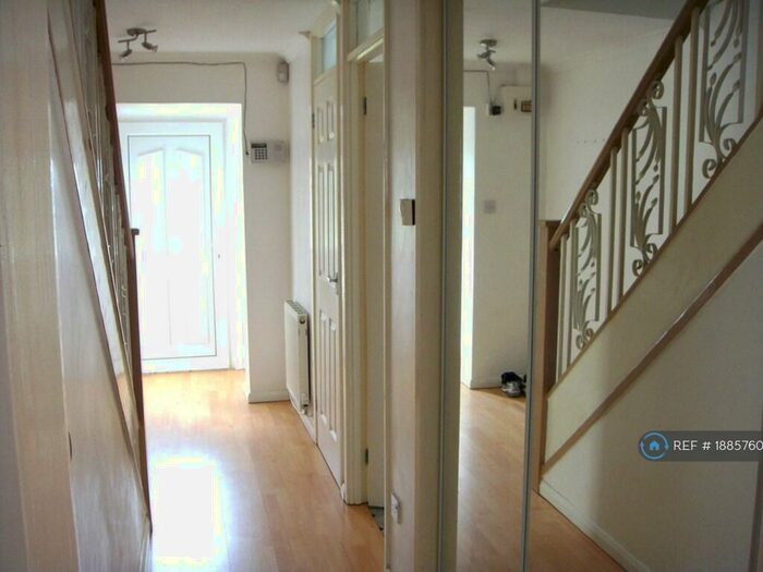 3 Bedroom Terraced House To Rent In Barn Close, Bracknell, RG12