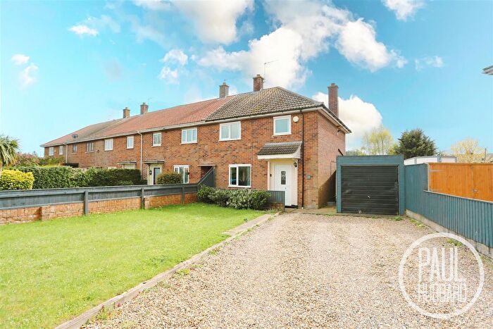 3 Bedroom End Terrace House For Sale In Hawthorn Avenue, Lowestoft, NR33