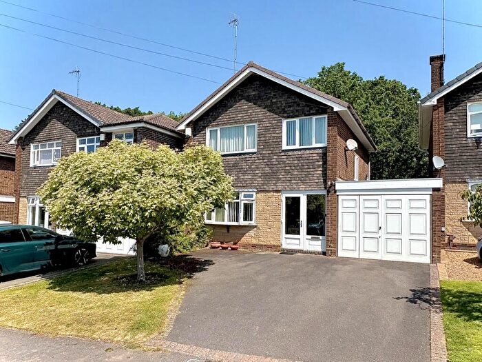 3 Bedroom Link Detached House For Sale In Longmeadow Drive, Sedgley, DY3