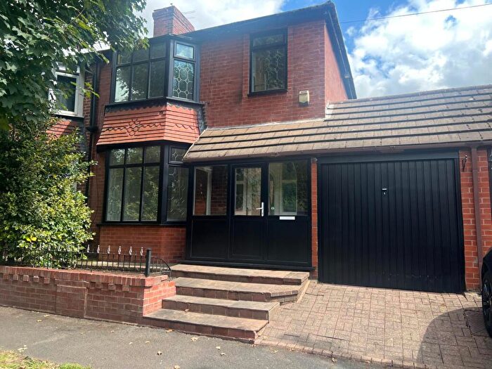 3 Bedroom Semi-Detached House To Rent In Montgomery Street, Oldham, OL8